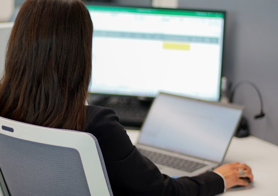 Privacidade e Segurança na Transferência de Contatos Privacidade e Segurança na Transferência de Contatos