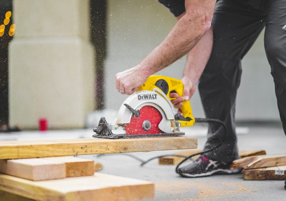 Regulamentações e Normas para Construções Regulamentações e Normas para Construções