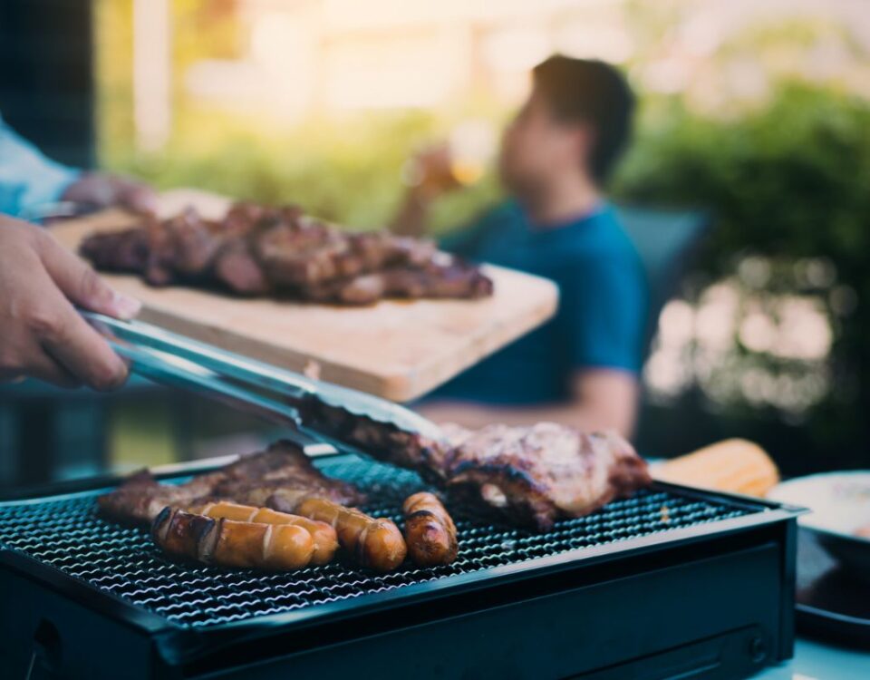 Pode fazer churrasco em condomínios? Entenda as regras Pode fazer churrasco em condomínios? Entenda as regras