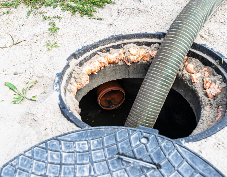 Existe lei para obstrução de esgoto entre vizinhos? Existe lei para obstrução de esgoto entre vizinhos?