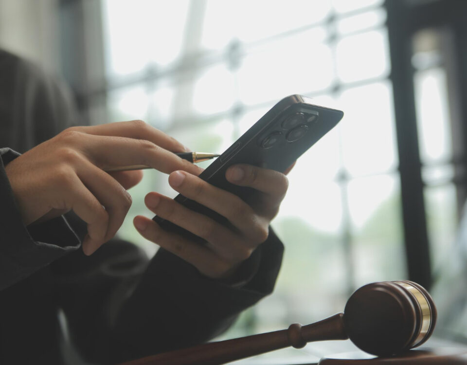 Quando um post viral pode virar problema jurídico