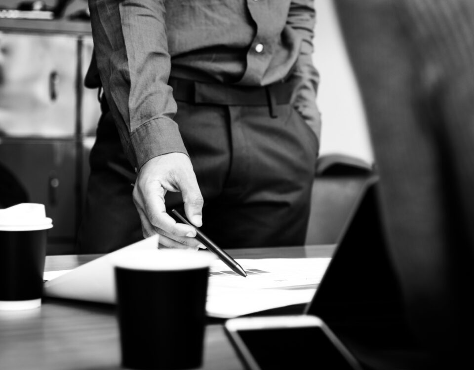 Estratégias de defesa criminal: técnicas e práticas eficazes Estratégias de defesa criminal: técnicas e práticas eficazes