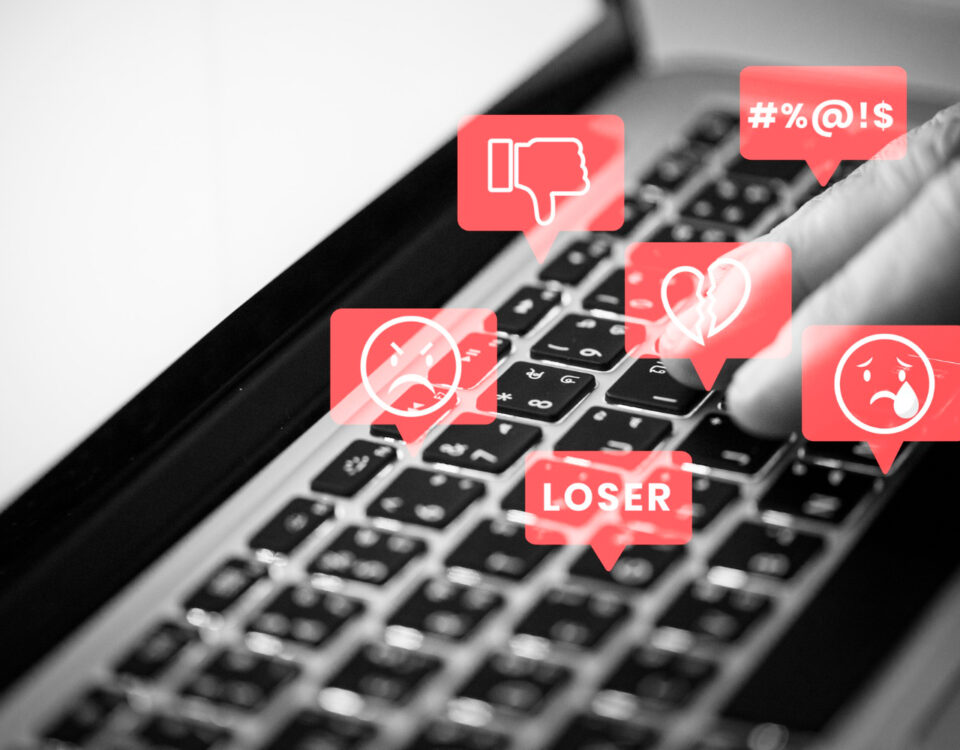 Quem é responsável por anúncios enganosos online? Quem é responsável por anúncios enganosos online?