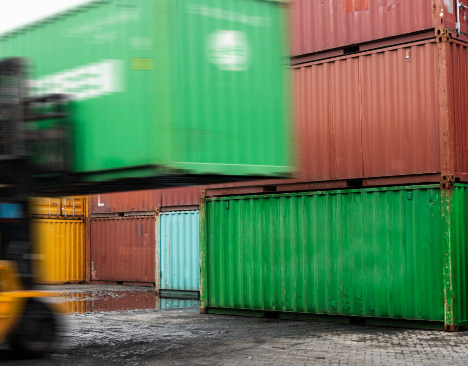 O que diz a lei sobre containers abandonados nos portos?