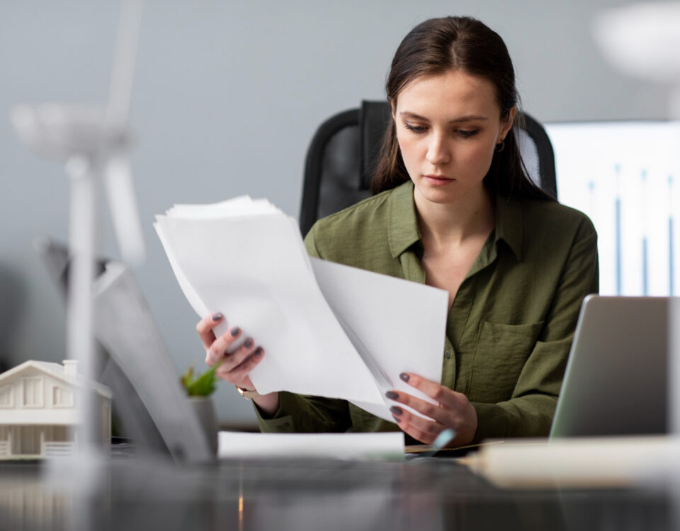 Quais documentos revisar antes de fechar negócio com imóvel Quais documentos revisar antes de fechar negócio com imóvel