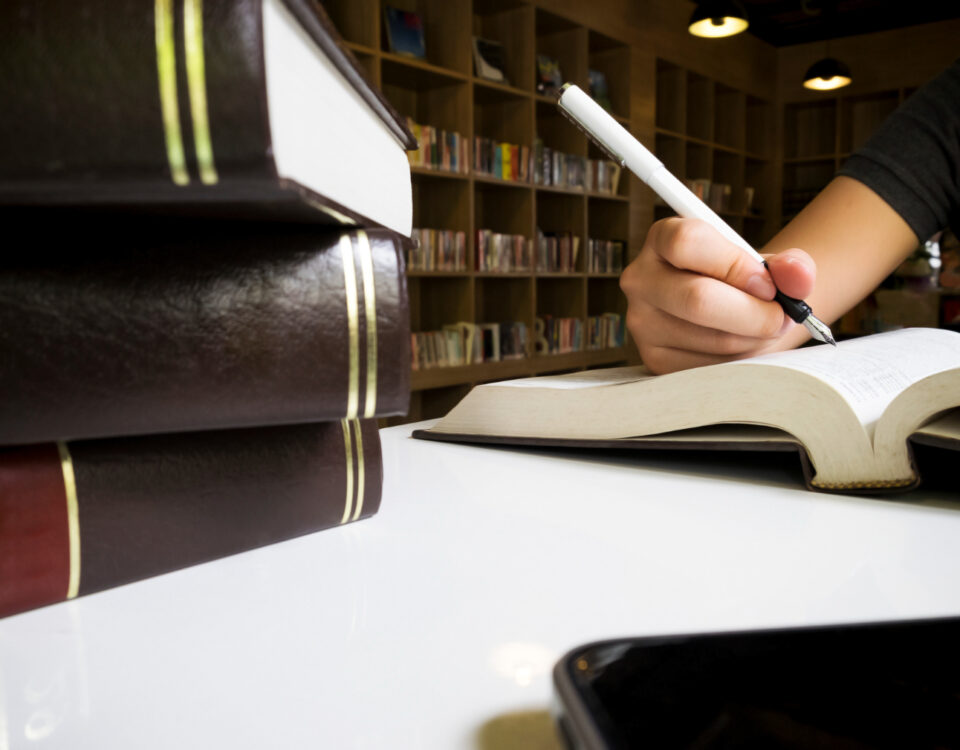 Direitos autorais e contratos em livros personalizados Direitos autorais e contratos em livros personalizados