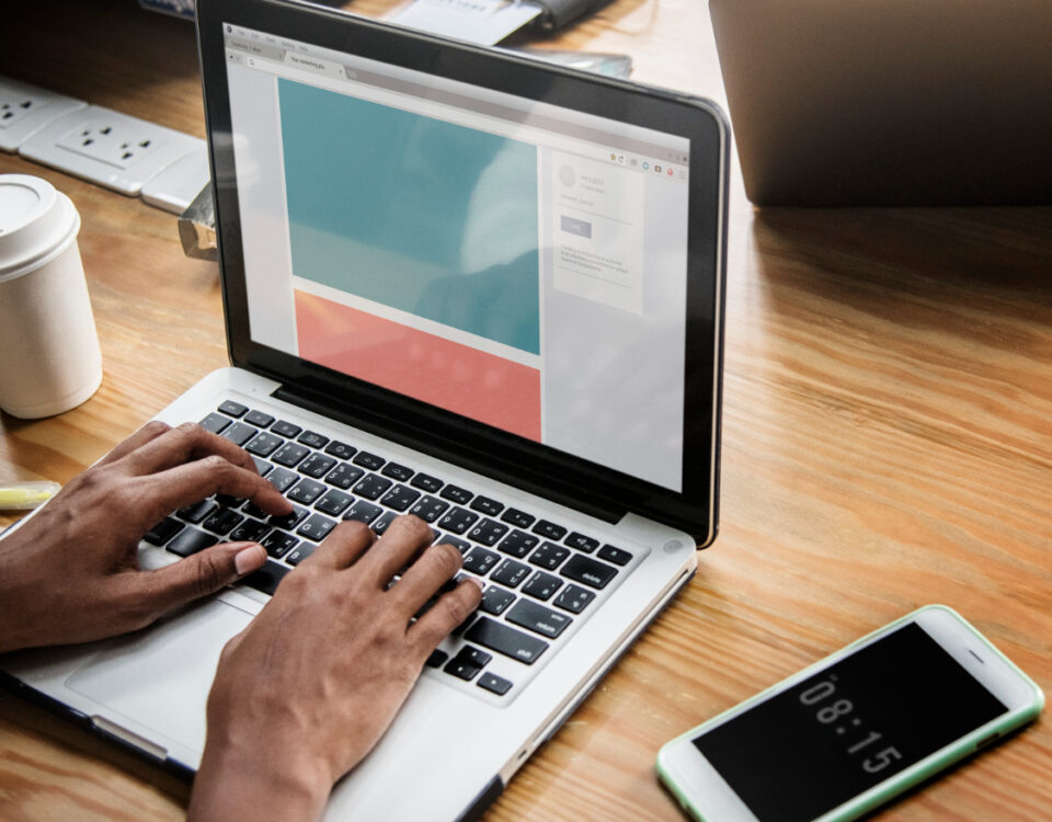 Criação de sites em SP exige atenção a dados e anúncios