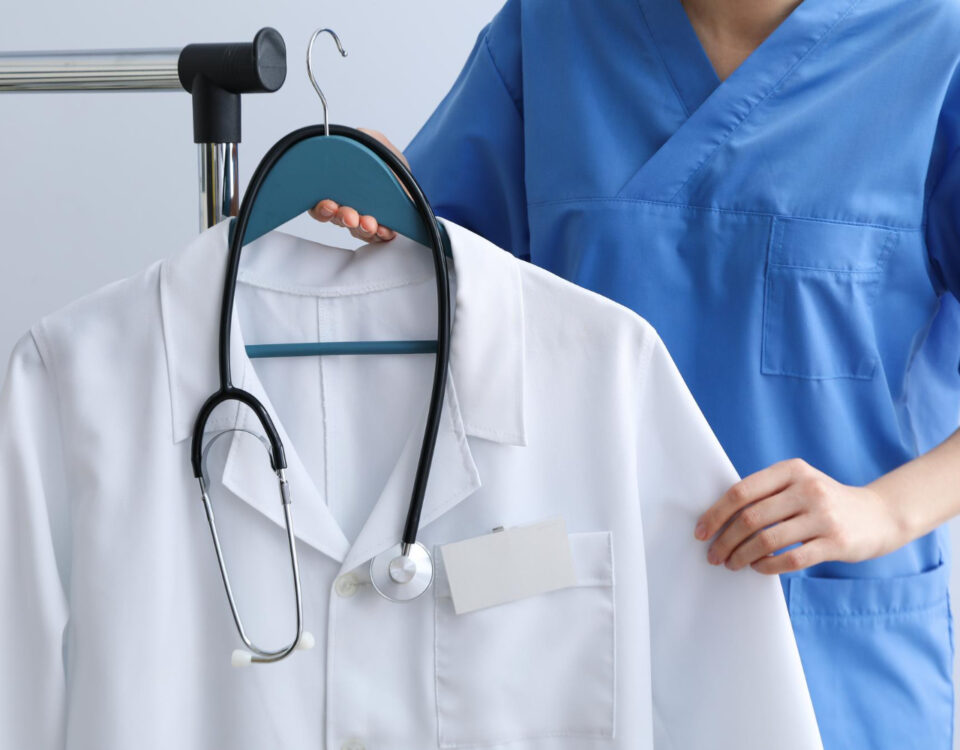 Uniforme médico pode ser exigido pela empresa de saúde?