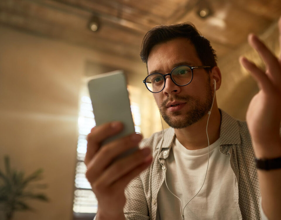 Conversas e fotos de clientes podem ser expostas após um encontro?